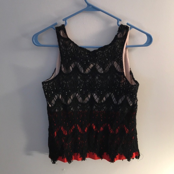 Black lace, under two tone nude and red shirt - Picture 2 of 3